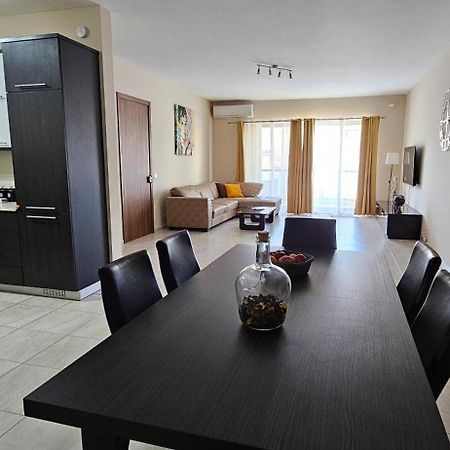 Large Apartment In Marsascala. Sleeps 6 Marsaskala Zewnętrze zdjęcie
